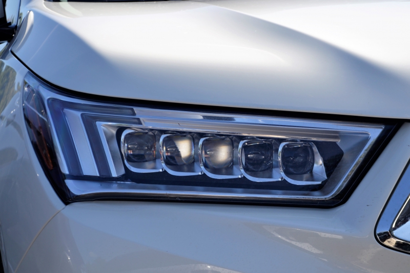 concession-auto-GUILLAUMES-min_acura-headlamp-2834131